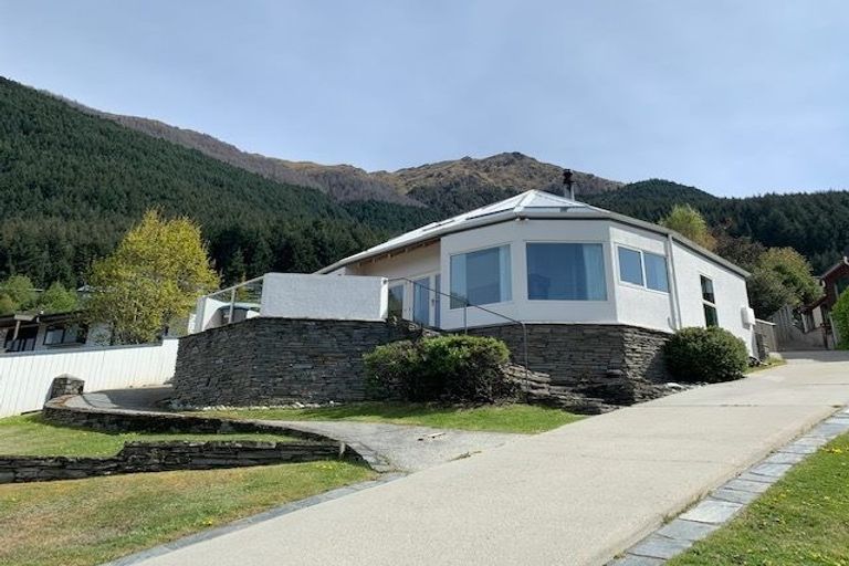 Photo of property in 9a Arawata Terrace, Fernhill, Queenstown, 9300