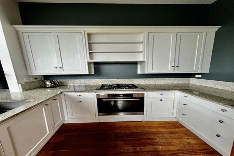 Photo of property in 13 Glenbervie Terrace, Thorndon, Wellington, 6011