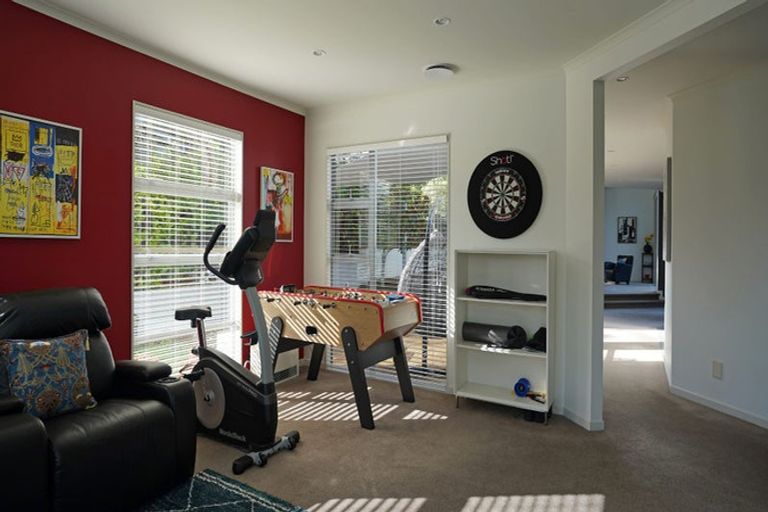 Photo of property in 12 Rangi Avenue, Schnapper Rock, Auckland, 0632