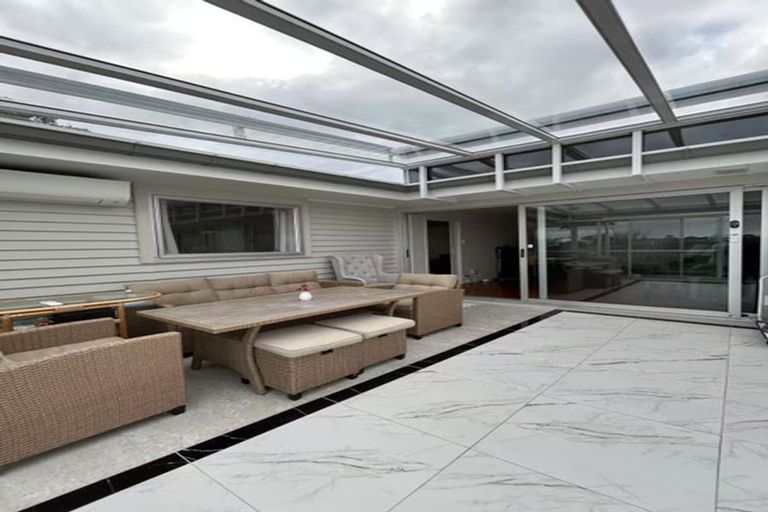 Photo of property in 26 Waimana Avenue, Northcote Point, Auckland, 0627