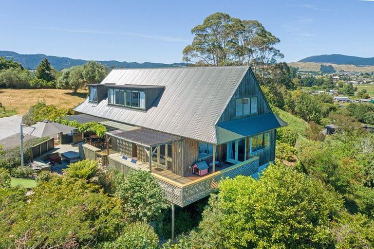 Photo of property in 18b Iriirikapua Parade, Owhata, Rotorua, 3010