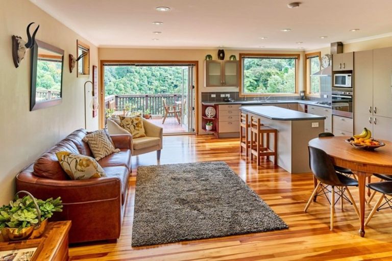 Photo of property in 10 Vista Grove, Kelson, Lower Hutt, 5010