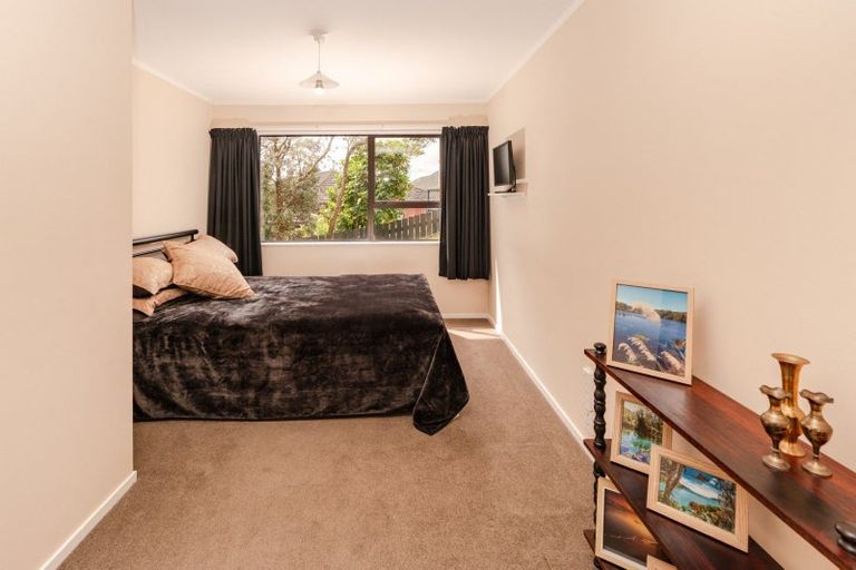 Photo of property in 91 Woodman Drive, Tawa, Wellington, 5028