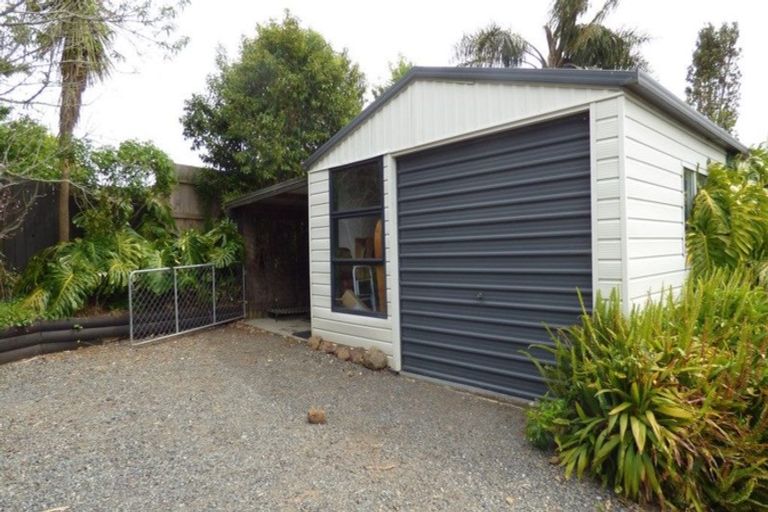 Photo of property in 6 Pounamu Place, Kerikeri, 0294