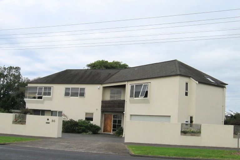 Photo of property in 86 Sandspit Road, Shelly Park, Auckland, 2014
