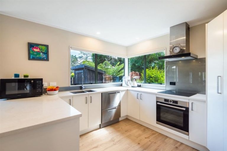 Photo of property in 20 Capilano Place, Glenfield, Auckland, 0629