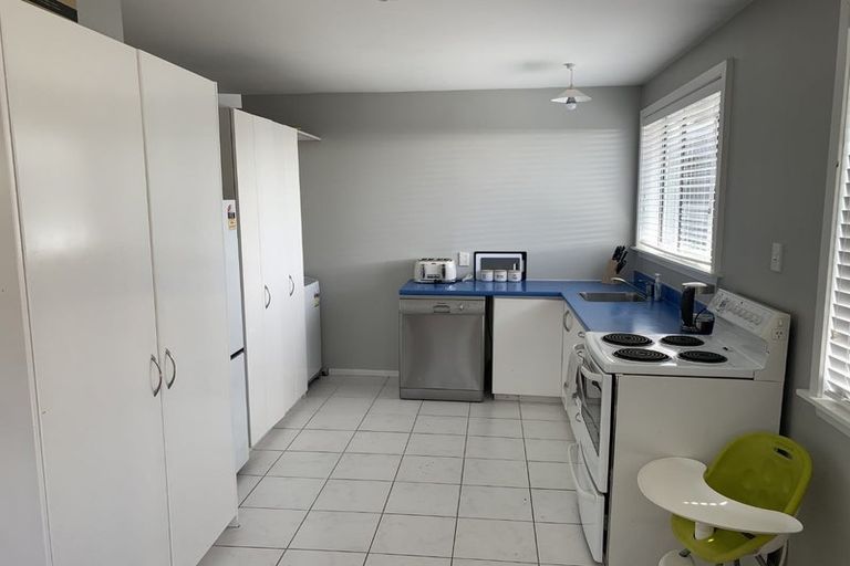Photo of property in 100 Northcote Road, Northcote, Christchurch, 8052
