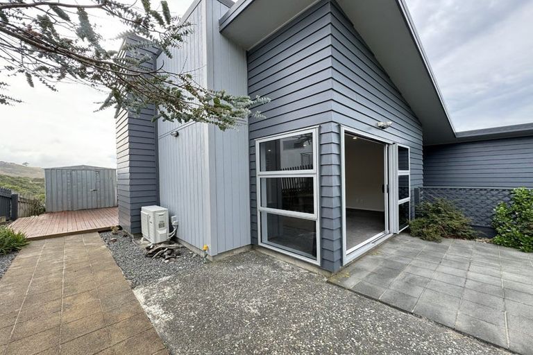 Photo of property in 61 Tamworth Crescent, Newlands, Wellington, 6037
