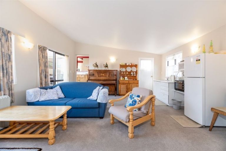 Photo of property in 28 Scott Avenue, Mangere Bridge, Auckland, 2022