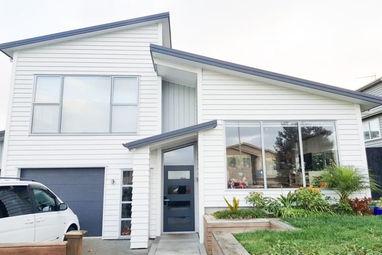 Photo of property in 62 Caldera Drive, Long Bay, Auckland, 0630