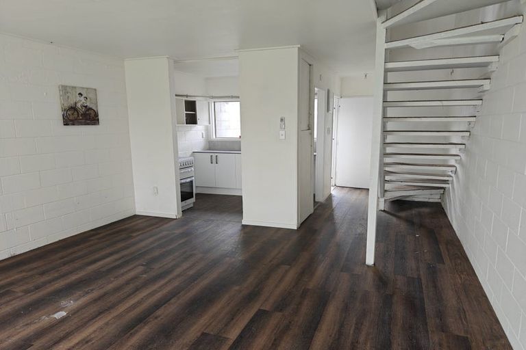 Photo of property in 1/8a Gray Avenue, Mangere East, Auckland, 2024