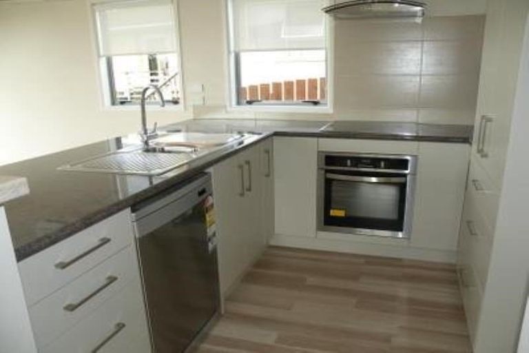 Photo of property in 60 Kia Ora Road, Beach Haven, Auckland, 0626