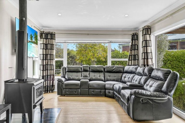 Photo of property in 9 Mccall Place, Opaheke, Papakura, 2113