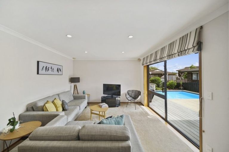 Photo of property in 26 Loloma Drive, Half Moon Bay, Auckland, 2012