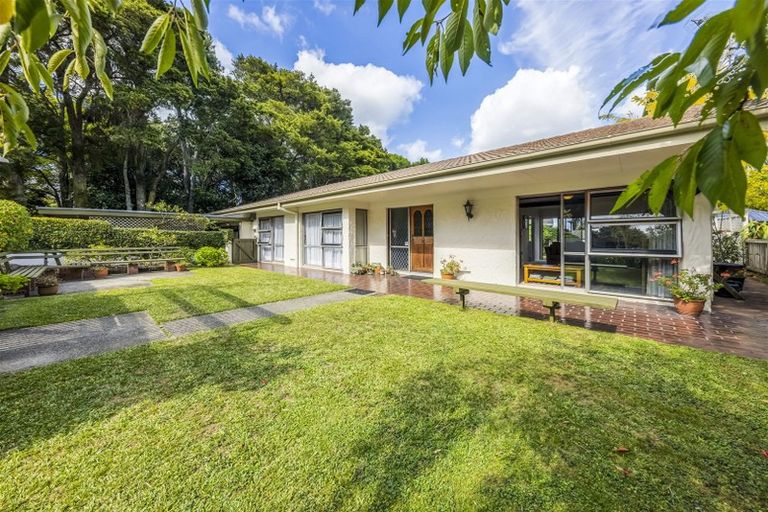 Photo of property in 26 Scenic Drive, Hillpark, Auckland, 2102