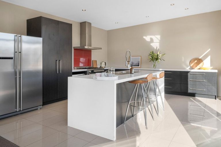 Photo of property in 73 Beach Road, North New Brighton, Christchurch, 8083