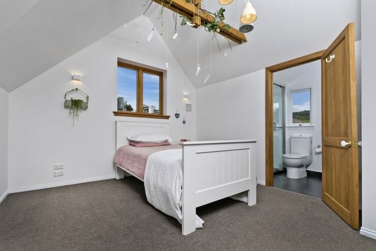 Photo of property in 563 Oaia Road, Muriwai, Waimauku, 0881