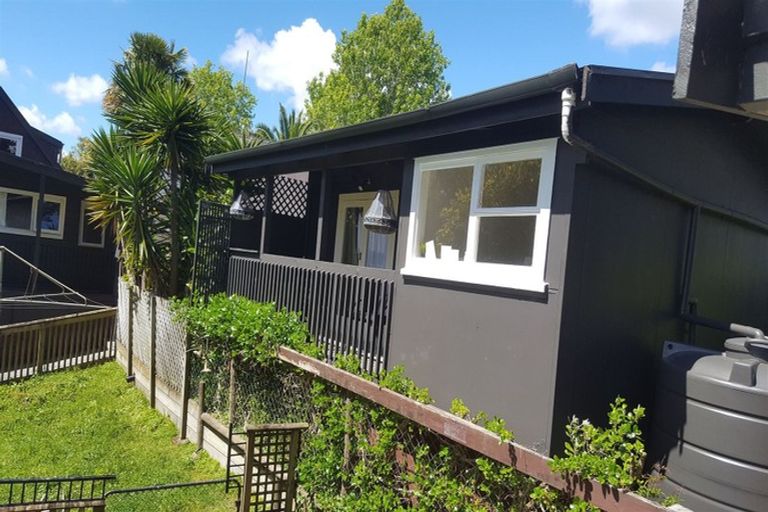 Photo of property in 54 Hobson Road, Lucas Heights, Auckland, 0632