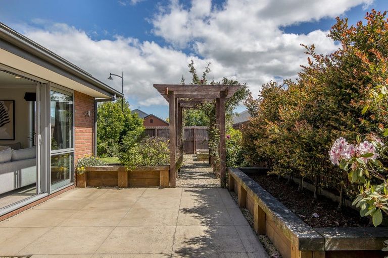 Photo of property in 14 Jefferson Close, Halswell, Christchurch, 8025