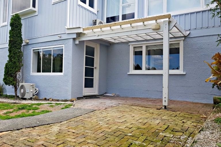 Photo of property in 92 Browns Bay Road, Rothesay Bay, Auckland, 0630