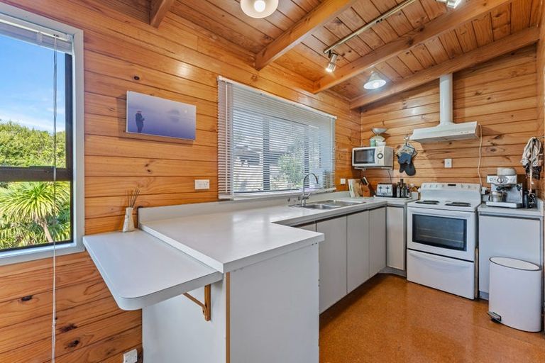 Photo of property in 9 Ferndale Avenue, Leigh, 0985