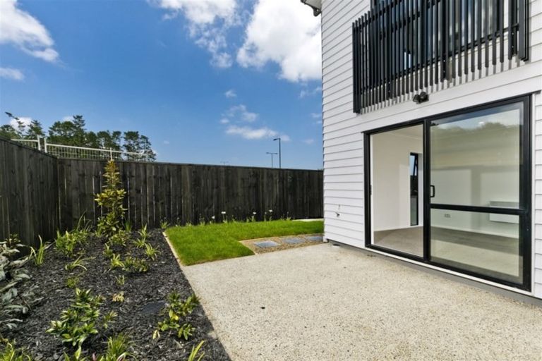 Photo of property in 97 Schoolside Road, Kumeu, 0810