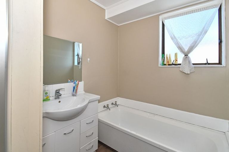 Photo of property in 4/1 Rebecca Rise, Weymouth, Auckland, 2103