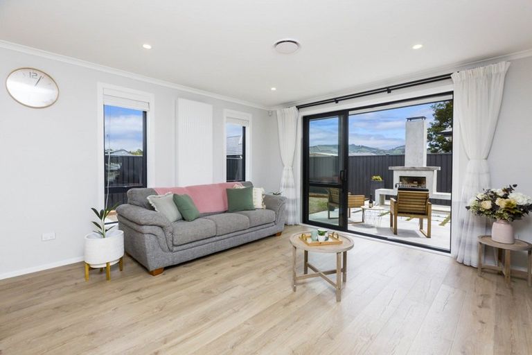 Photo of property in 27 Salisbury Crescent, Wallaceville, Upper Hutt, 5018