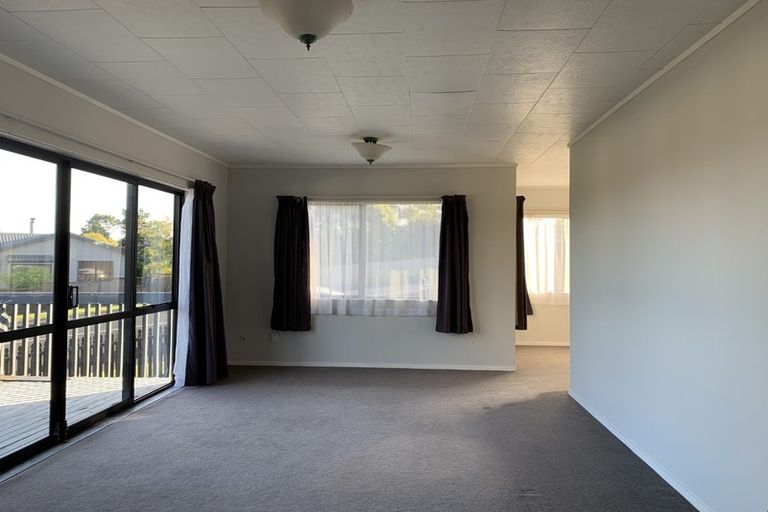 Photo of property in 78 West Harbour Drive, West Harbour, Auckland, 0618