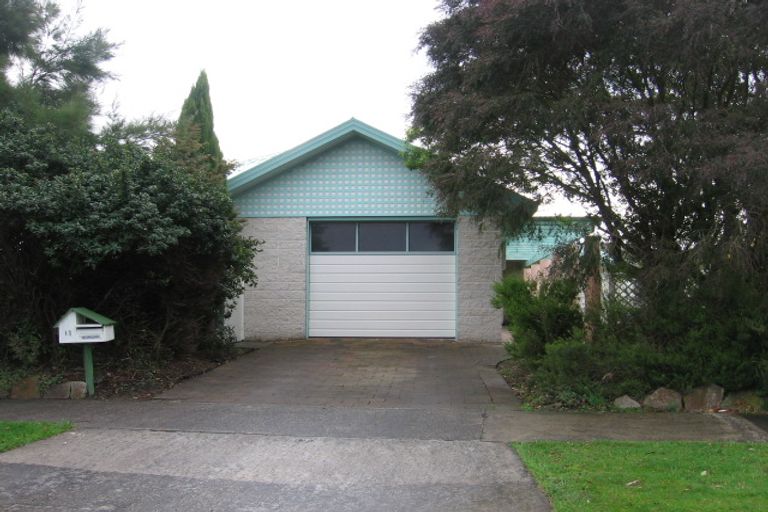 Photo of property in 11 Peppertree Glade, Kelvin Grove, Palmerston North, 4414