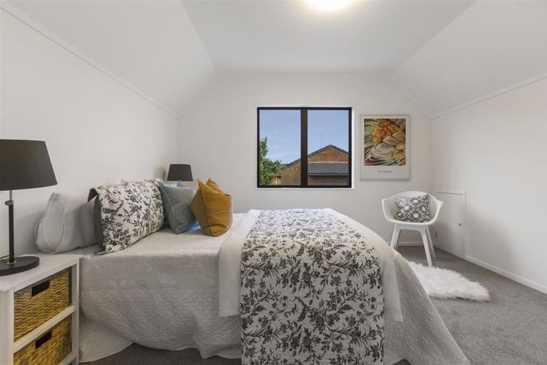 Photo of property in 1/13 Pinewood Grove, Botany Downs, Auckland, 2010