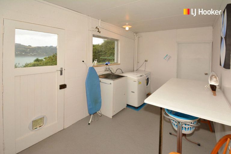 Photo of property in 16 Junction Road, Ravensbourne, Dunedin, 9022