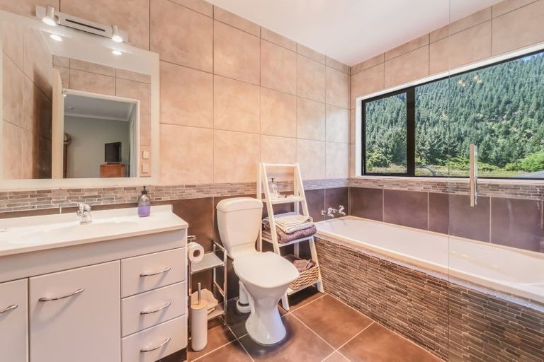 Photo of property in 11 Mead Road, Lee Valley, Brightwater, 7091