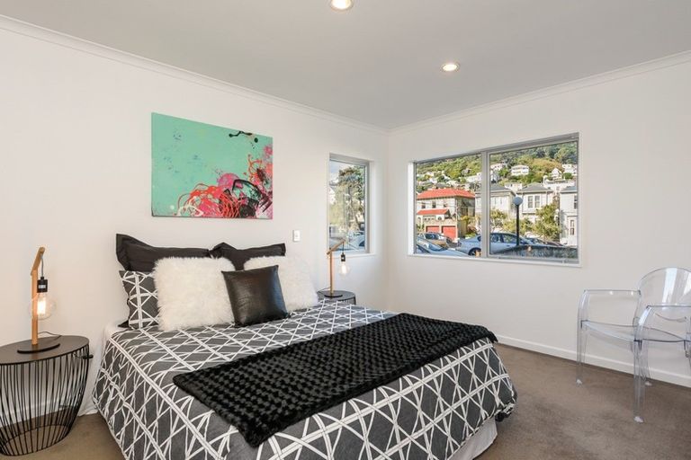 Photo of property in 9/15 Roxburgh Street, Mount Victoria, Wellington, 6011