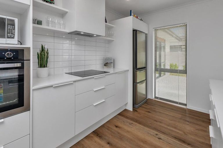 Photo of property in 46 Maturiki Drive, One Tree Point, 0118