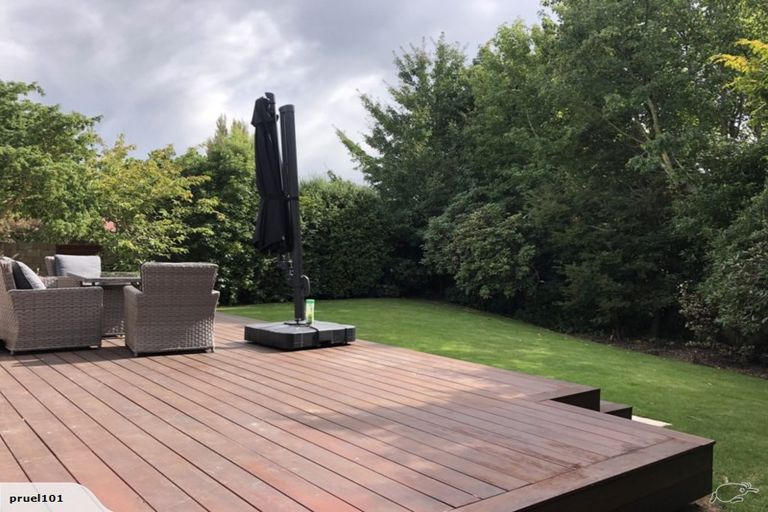 Photo of property in 6 Canberra Place, Redwood, Christchurch, 8051