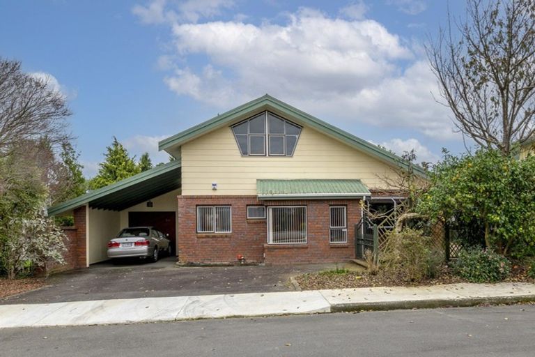 Photo of property in 16 Regal Street, Levin, 5510