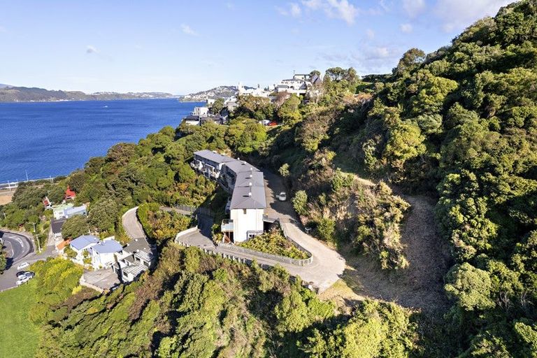 Photo of property in Onslow Heights, 17 Onslow Road, Khandallah, Wellington, 6035