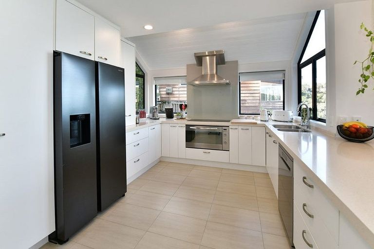 Photo of property in 254 Wade River Road, Wade Heads, Whangaparaoa, 0932