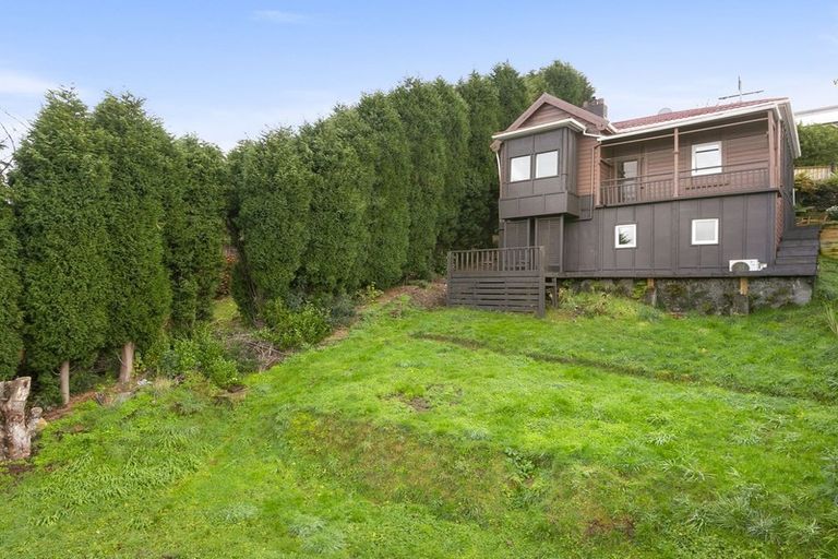 Photo of property in 25 Adderley Terrace, Ravensbourne, Dunedin, 9022