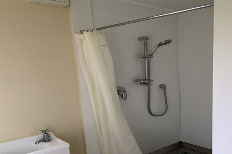 Photo of property in 59b Percy Dyett Drive, Karori, Wellington, 6012