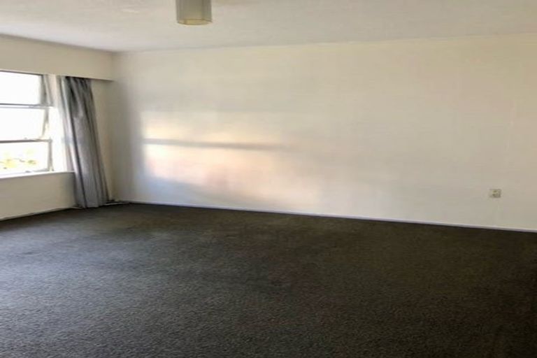 Photo of property in 15 Jaemont Avenue, Te Atatu South, Auckland, 0610