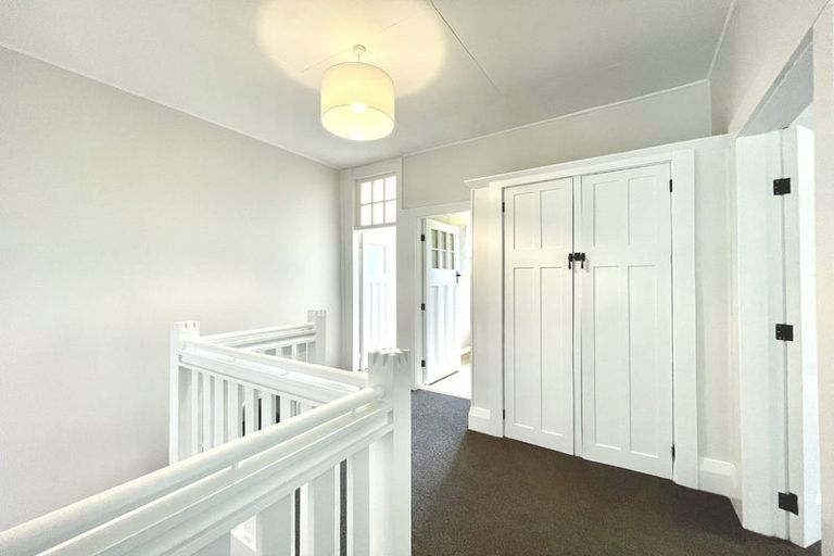 Photo of property in 45a-b Rawhiti Terrace, Kelburn, Wellington, 6012