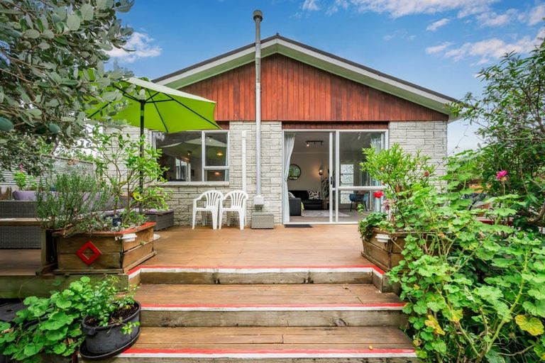 Photo of property in 42 Ruapehu Street, Paraparaumu, 5032