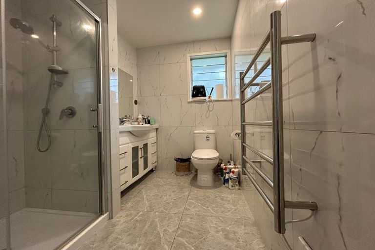 Photo of property in 26 Waimana Avenue, Northcote Point, Auckland, 0627