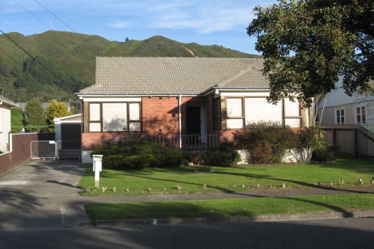 Photo of property in 21 Collett Street, Naenae, Lower Hutt, 5011