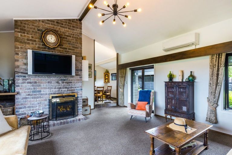 Photo of property in 15 Cameron Drive, Acacia Bay, Taupo, 3385