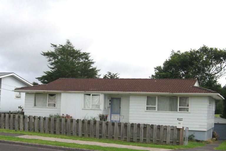 Photo of property in 154 Colwill Road, Massey, Auckland, 0614