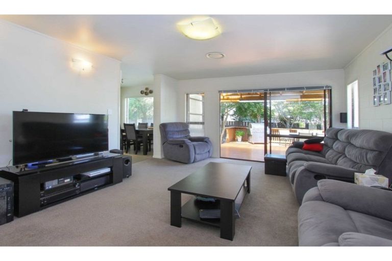 Photo of property in 1/7 Mannering Place, Hillcrest, Auckland, 0627