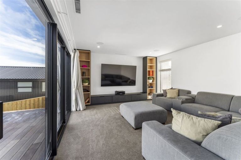 Photo of property in 208 Penruddock Rise, Westmorland, Christchurch, 8025